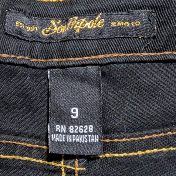 South Pole size 9 black denim with gold stitching in excellent condition, hemmed - Picture 4 of 13